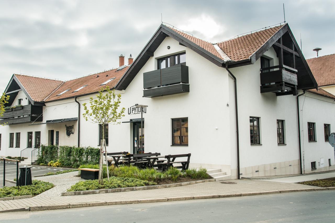Hotel Restaurant Na Navsi Říčany Kültér fotó